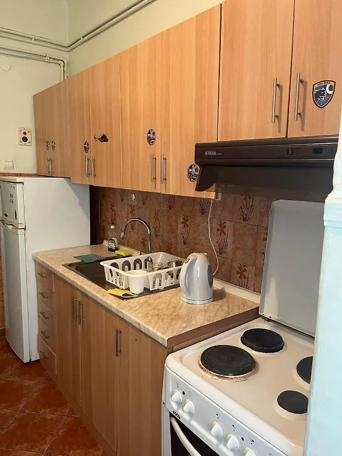 Two Bedroom Apartment In Historical Area Salonic Grecia