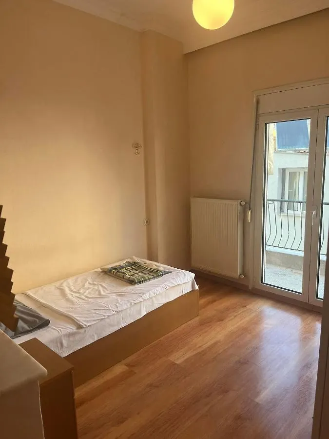 Two Bedroom Apartment In Historical Area 테살로니키
